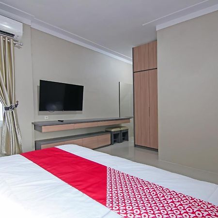 Oyo 91681 Raysa Homestay Pekanbaru Exterior foto
